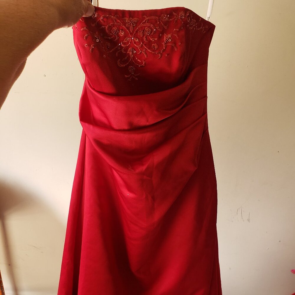 David's Bridal Dark Red Size 4 Sleeveless Prom or Bridal Dress